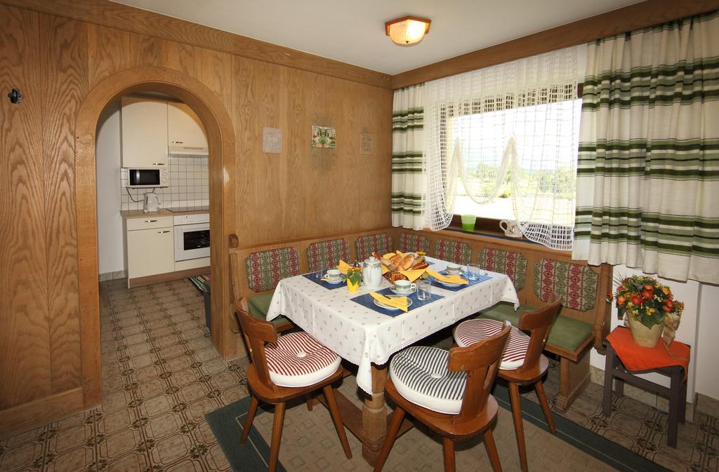 Landhaus Weiss Lägenhet Maishofen Rum bild